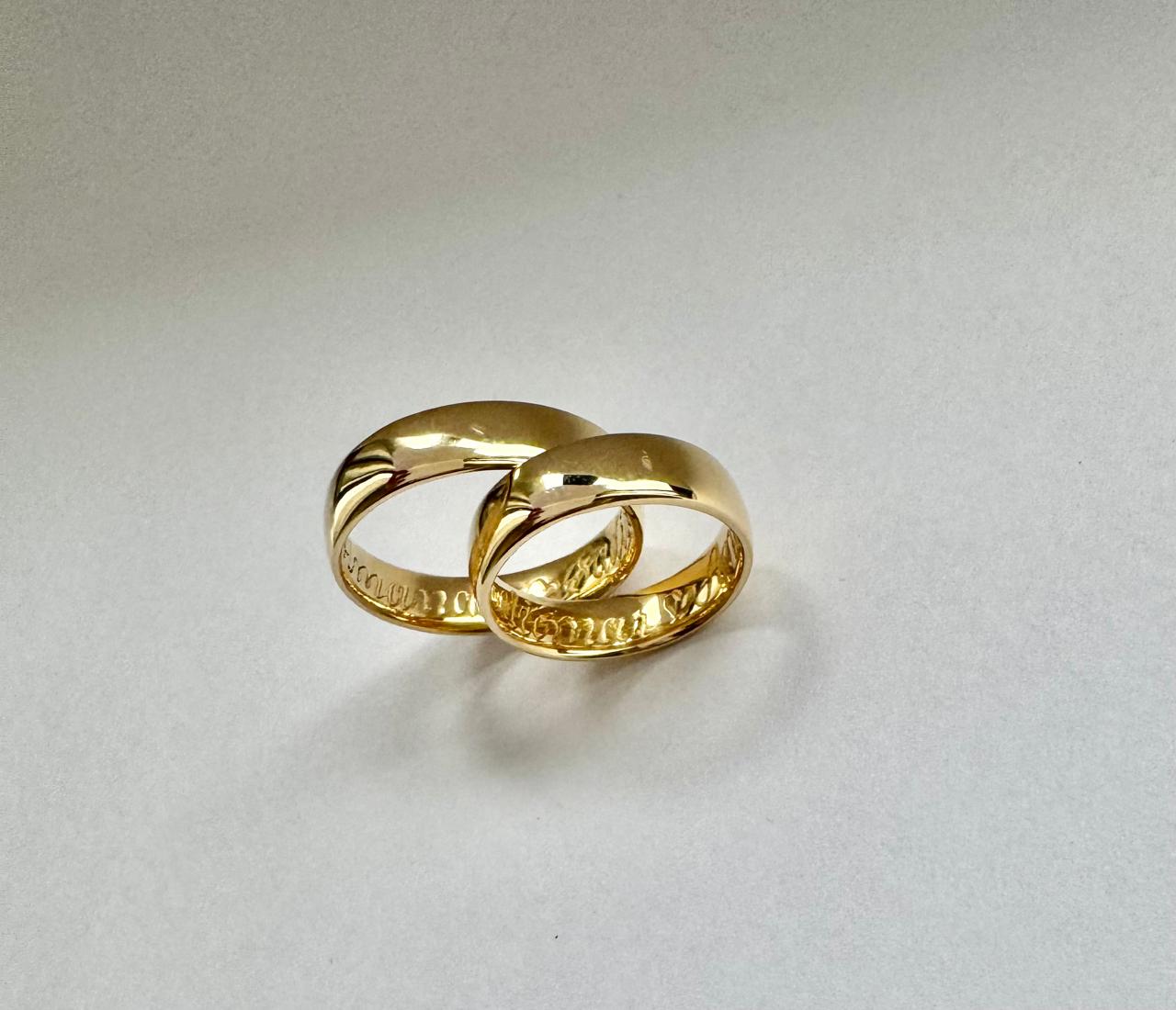 PAR DE ALIANÇAS ABAULADAS CLASSICAS EM OURO 18K - 5mm - Imagem 4
